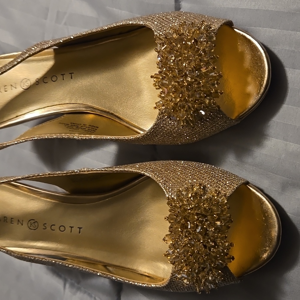 Karen Scott Glittering Gold Slingback Heels - Picture 3 of 4